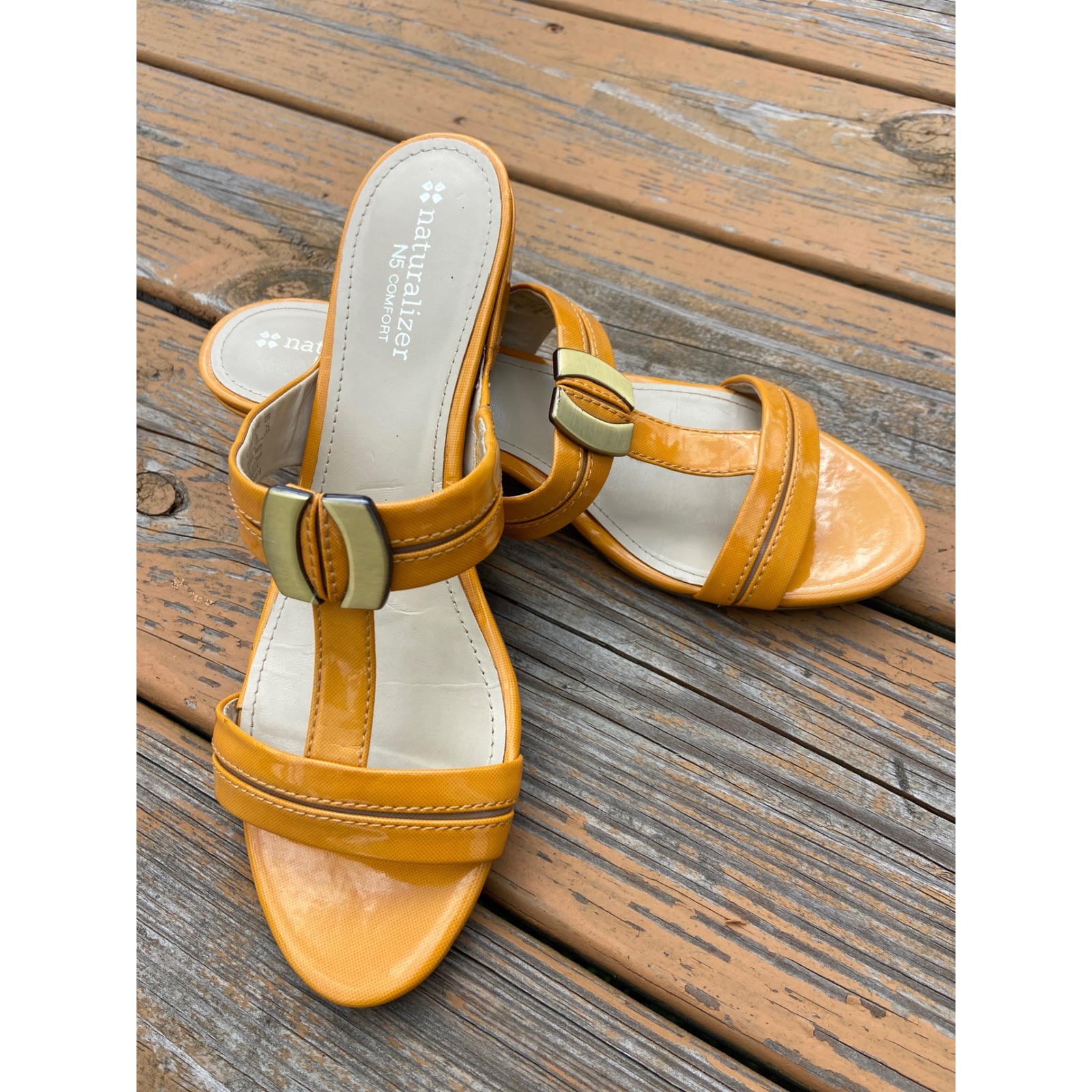 Naturalizer Arabella Mustard Yellow Patent Low Wedge Sandals N5 Comfort Size 8m